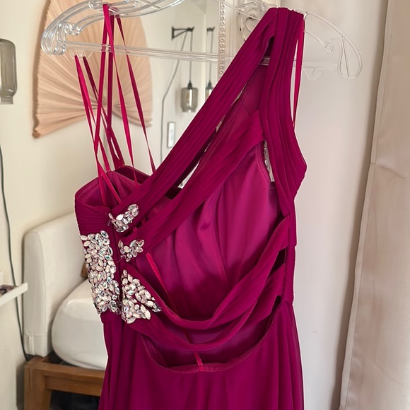 Petite Fuchsia One-Shoulder beaded Gown - Picture 3 of 8